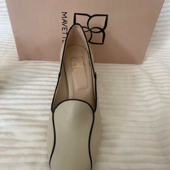 Beautiful Mavette cream pumps -- never worn! - Picture 6 of 8